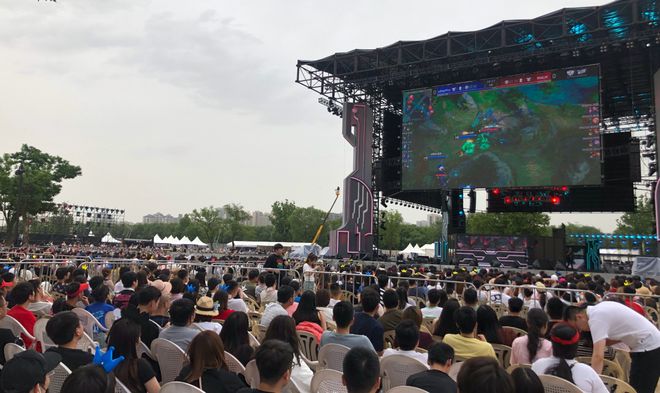 会各界的共 会各界的共