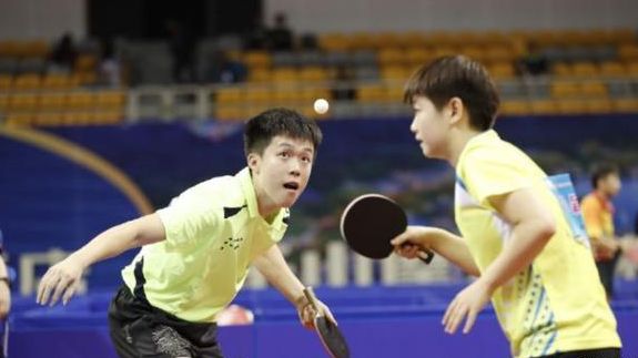 显得沈着且 显得沈着且